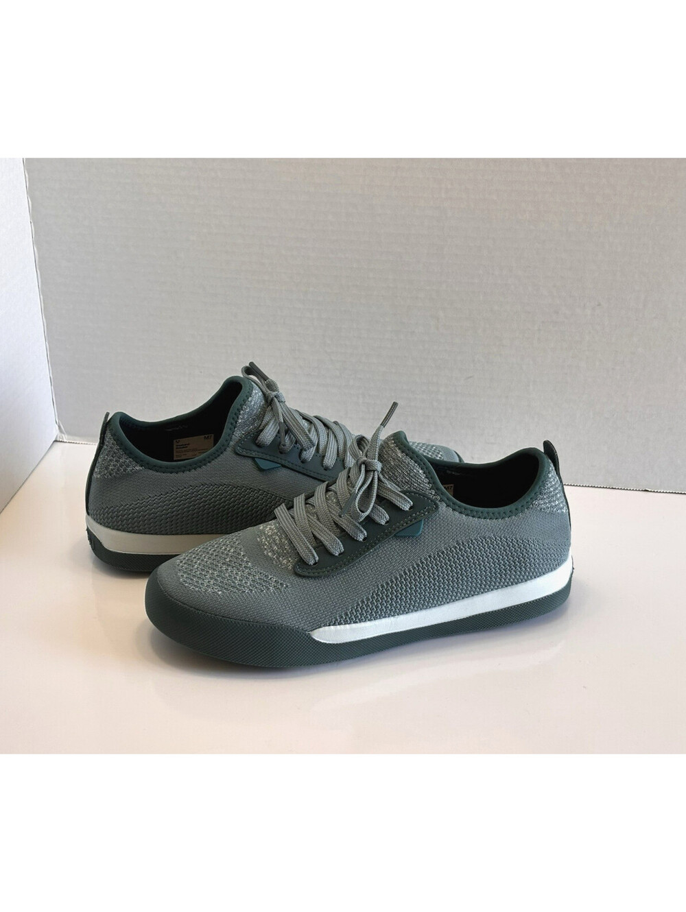 Vessi Weekend Sneaker Men's 7 Waterproof Green Knit Women's Size 8 Comfort Shoes